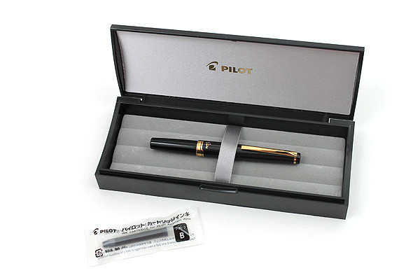 Перова ручка Pilot Elite 95S Чорна із золотим пером Перова ручка Pilot Elite 95S Чорна із золотим пером