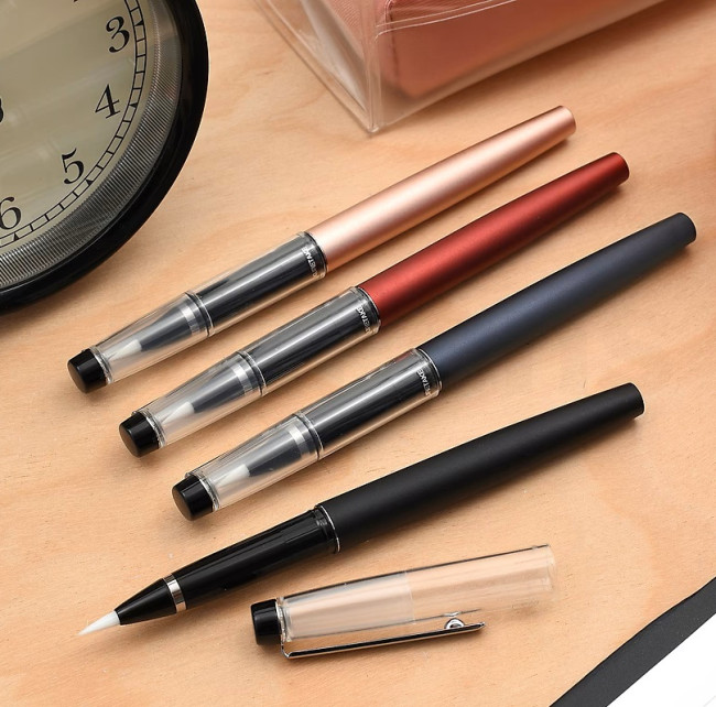 Ручка-кисть Kuretake Fountain Brush Pen DT120