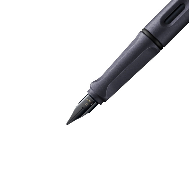 Перьевая ручка Lamy Safari Темно-синяя матовая Перьевая ручка Lamy Safari Темно-синяя матовая