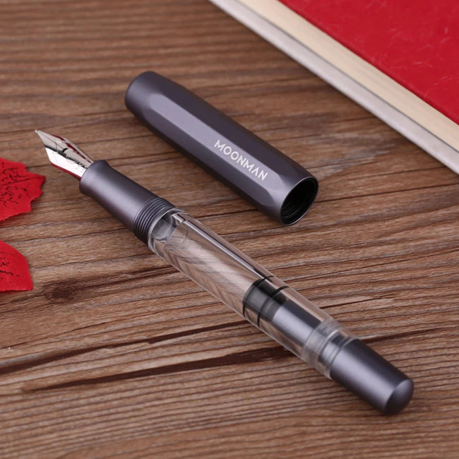 Перова ручка Moonman T1 Сіра із вбудованою пошневою системою Перова ручка Moonman T1 Сіра із вбудованою пошневою системою