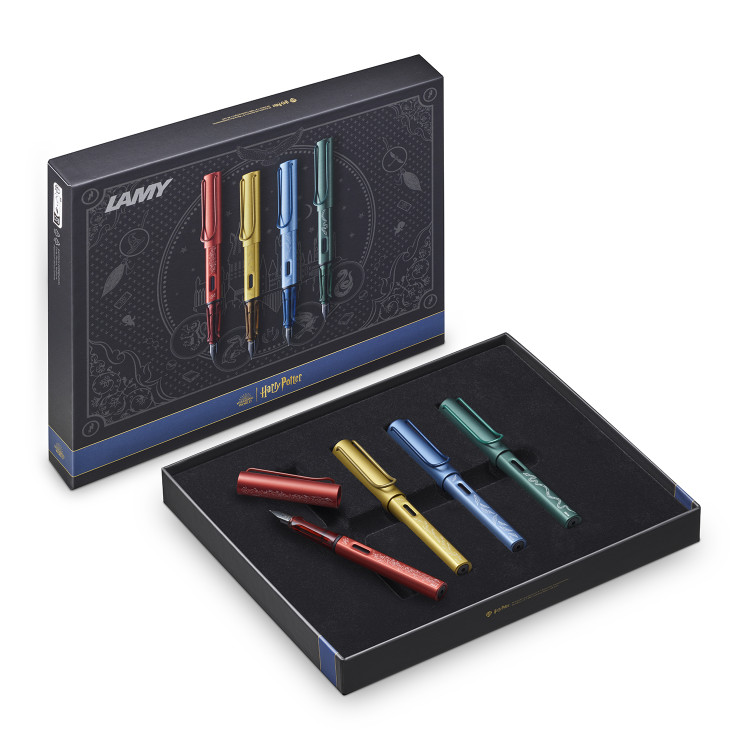 LAMY AL-STAR Glänzend Rot Füller Set – Mit Heft & Tintenpatronen | Federstärke F, Inkl. Softcover-Notizbuch A5