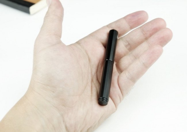 Перова ручка Ensso XS В алюмінієвому корпусі Мінімалістична кишенькова Чорна