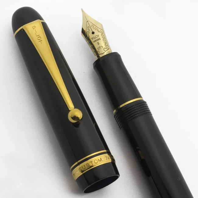 Перьевая ручка Pilot Custom 74 Черная Классический дизайн с золотым пером