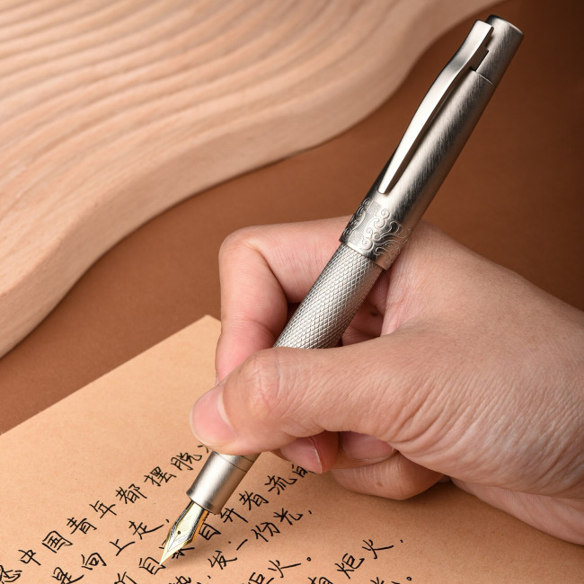Перьевая ручка HongDian 6013 Серебрянная Перьевая ручка HongDian 6013 Серебрянная