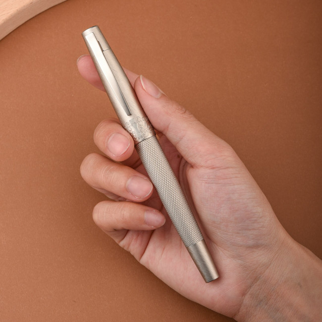 Перьевая ручка HongDian 6013 Серебрянная Перьевая ручка HongDian 6013 Серебрянная