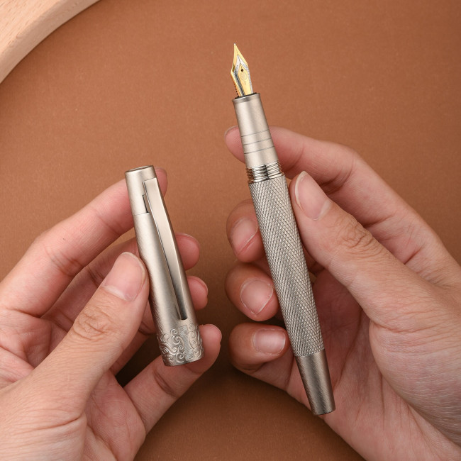 Перьевая ручка HongDian 6013 Серебрянная Перьевая ручка HongDian 6013 Серебрянная