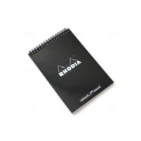 чорний у крапку